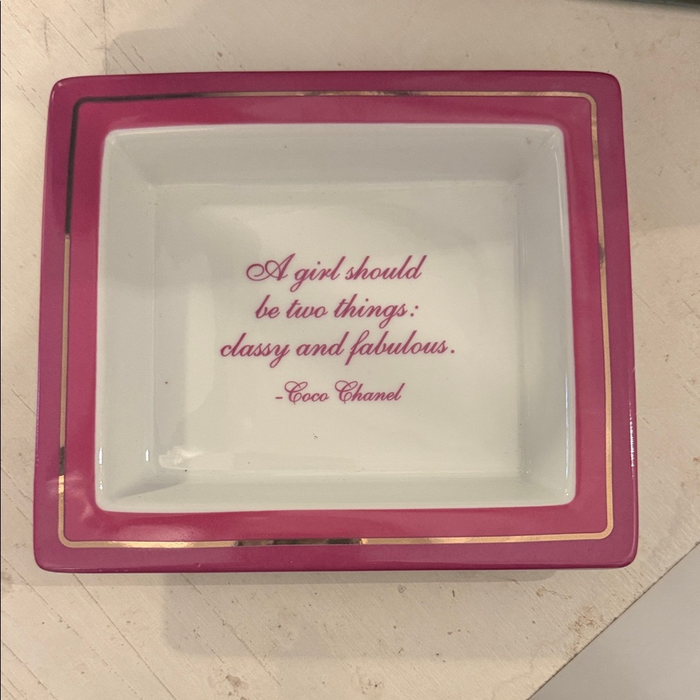 Two's Company White Jewelry Organizer